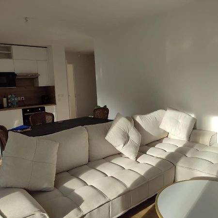 Chambre Privee Dans Un Nouvel Appartement Partage Pres De Paris Avec Parking Gratuit Chevilly-Larue Exterior foto