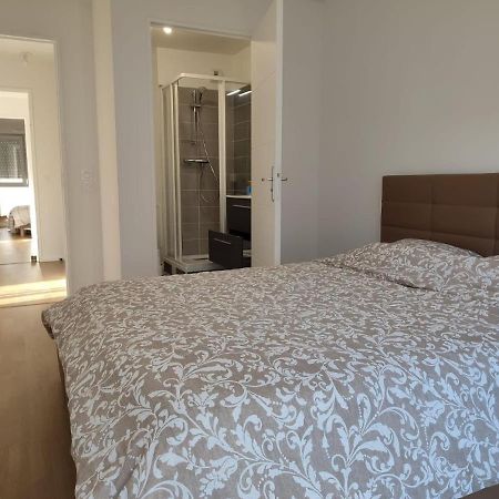 Chambre Privee Dans Un Nouvel Appartement Partage Pres De Paris Avec Parking Gratuit Chevilly-Larue Exterior foto