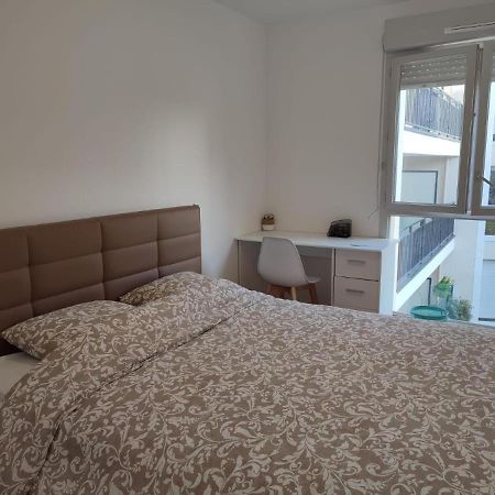 Chambre Privee Dans Un Nouvel Appartement Partage Pres De Paris Avec Parking Gratuit Chevilly-Larue Exterior foto
