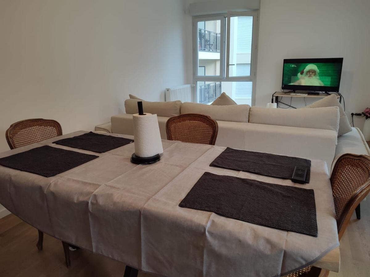 Chambre Privee Dans Un Nouvel Appartement Partage Pres De Paris Avec Parking Gratuit Chevilly-Larue Exterior foto