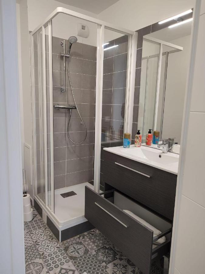 Chambre Privee Dans Un Nouvel Appartement Partage Pres De Paris Avec Parking Gratuit Chevilly-Larue Exterior foto