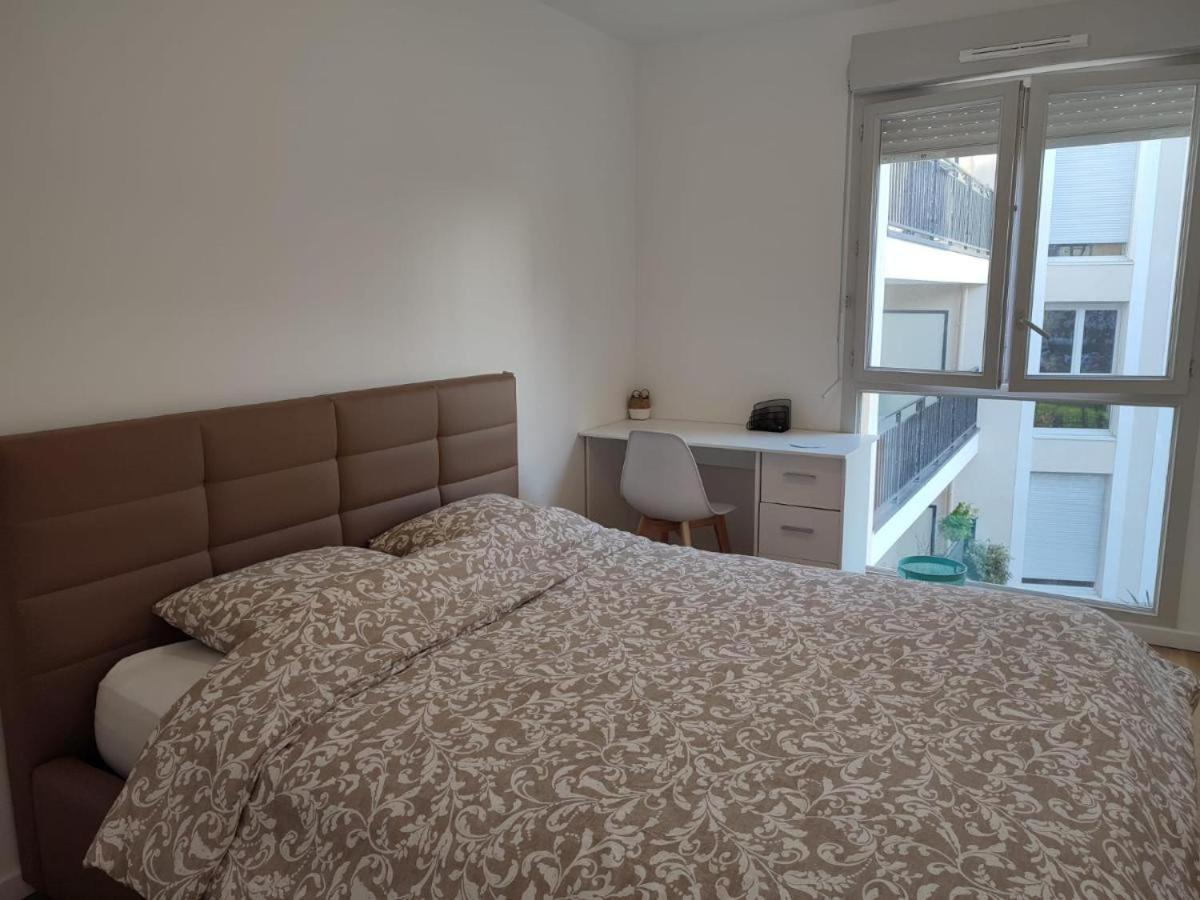 Chambre Privee Dans Un Nouvel Appartement Partage Pres De Paris Avec Parking Gratuit Chevilly-Larue Exterior foto